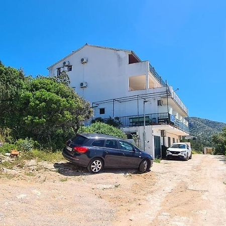Apartments Ana I Ante Punta ميلنا المظهر الخارجي الصورة