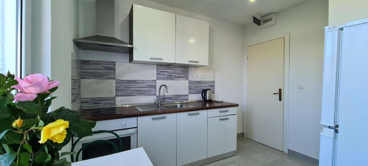 Apartments Ana I Ante Punta ميلنا المظهر الخارجي الصورة