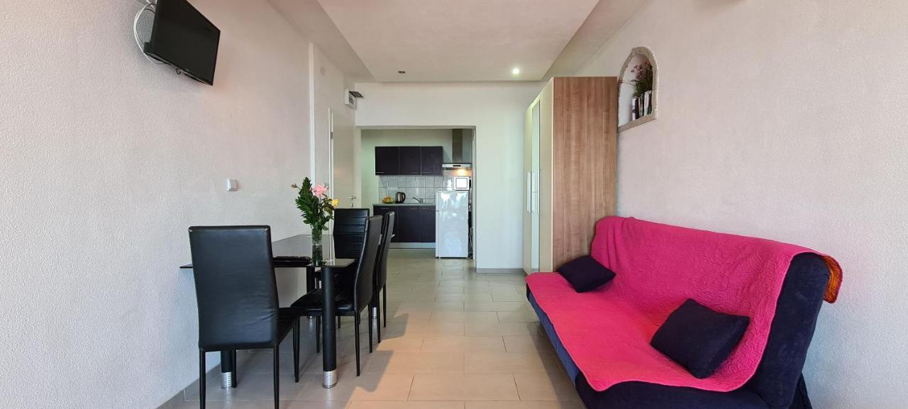 Apartments Ana I Ante Punta ميلنا المظهر الخارجي الصورة