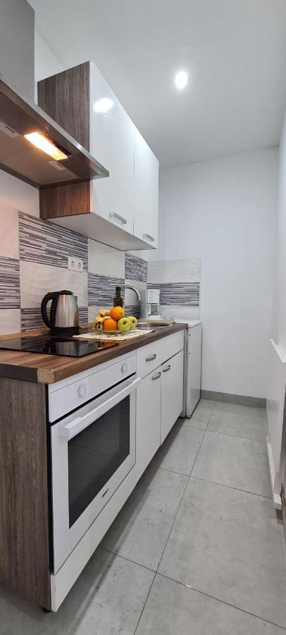 Apartments Ana I Ante Punta ميلنا المظهر الخارجي الصورة