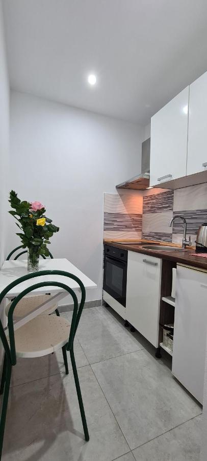 Apartments Ana I Ante Punta ميلنا المظهر الخارجي الصورة